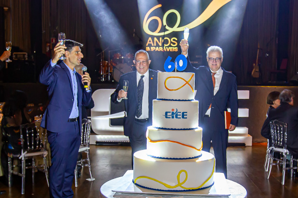 Foto do bolo da comemoração dos 60 anos do CIEE