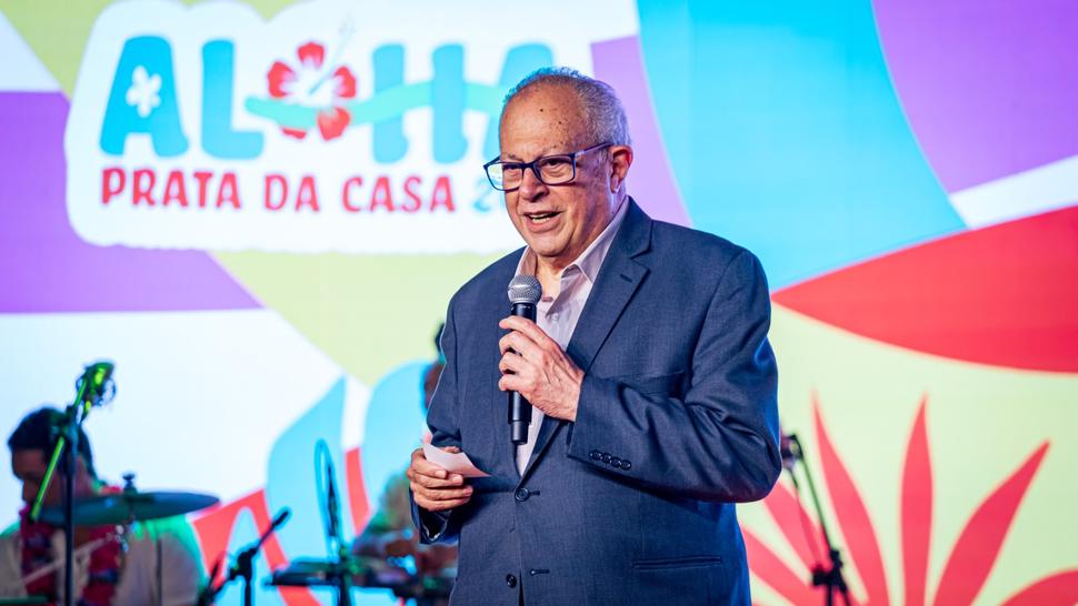 José Augusto Minarelli, presidente do conselho administrativo, falando ao microfone