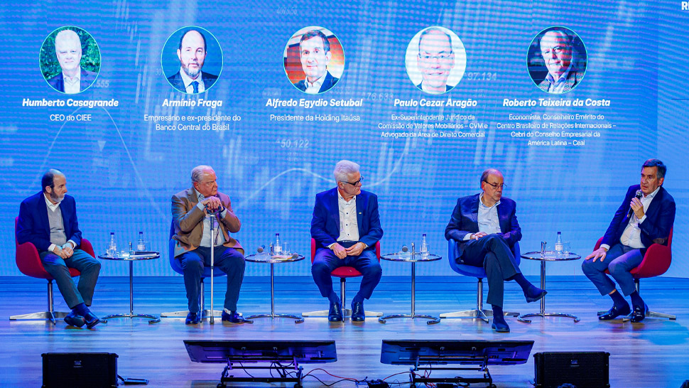 O Teatro CIEE, em São Paulo/SP, recebeu na última terça-feira (11/08) um encontro com alguns dos principais nomes do mercado financeiro .