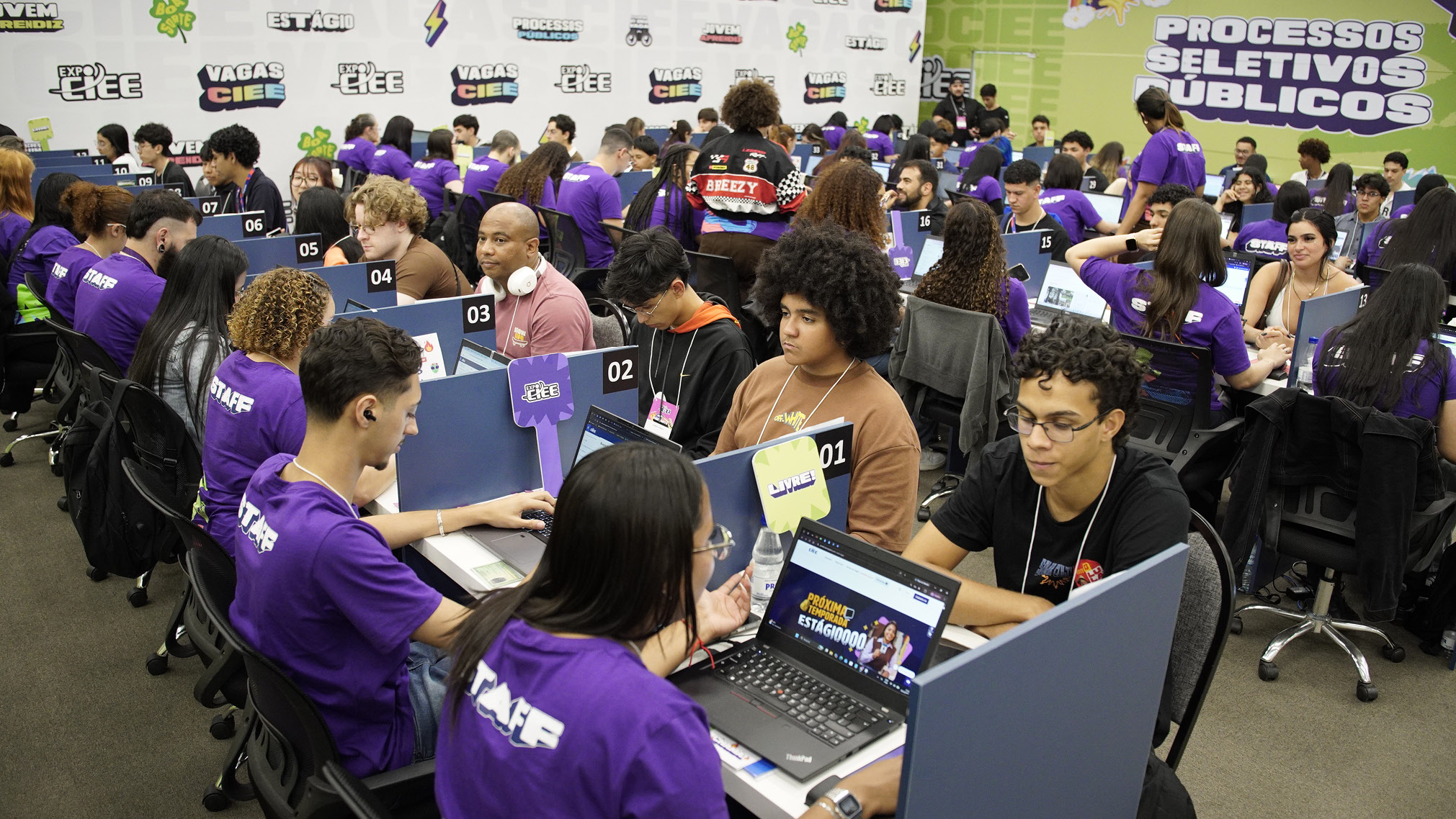 Milhares de jovens comparecem ao último dia da EXPO CIEE 2026.