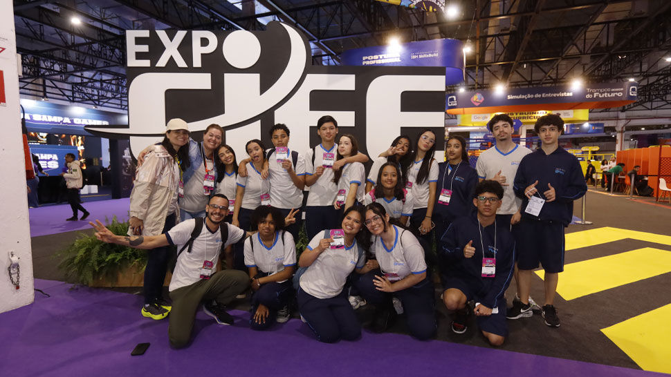 Universitários participam da EXPO CIEE 2026.